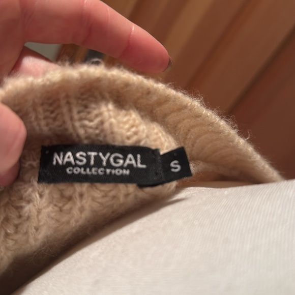 Size small Nasty Gal crop short sleeve sweater - Picture 4 of 4